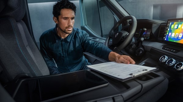 mobilna pisarna v kabini vozila - Renault Master