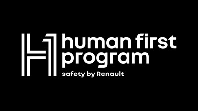Črna podlaga z belim napisom "human first program, safety by Renault".
