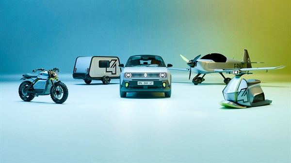 Renault 4 v studiu skupaj z različnimi koncepti mobilnosti, vključno z motorjem, kombijem, letalom in vodnim skuterjem.