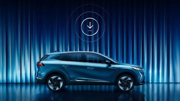 Modro vozilo Renault v bočnem pogledu na modrem ozadju z ikono za prenos nad vozilom.