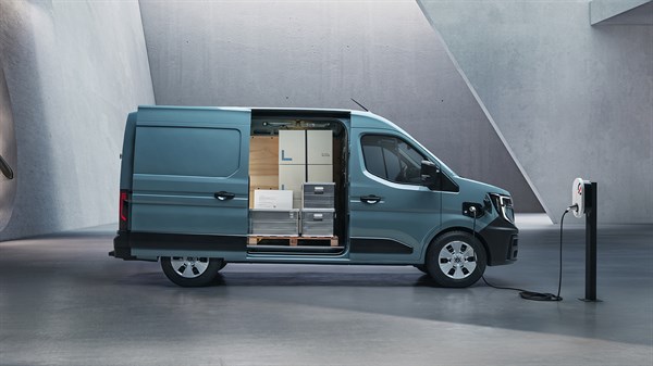 1.312 mm široka odprtnina bočnih vrat - Renault Master