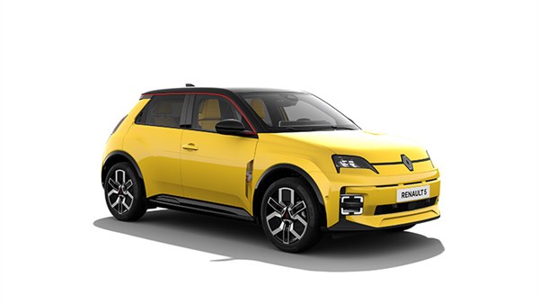 Rumeno vozilo Renault r5 na belem ozadju.