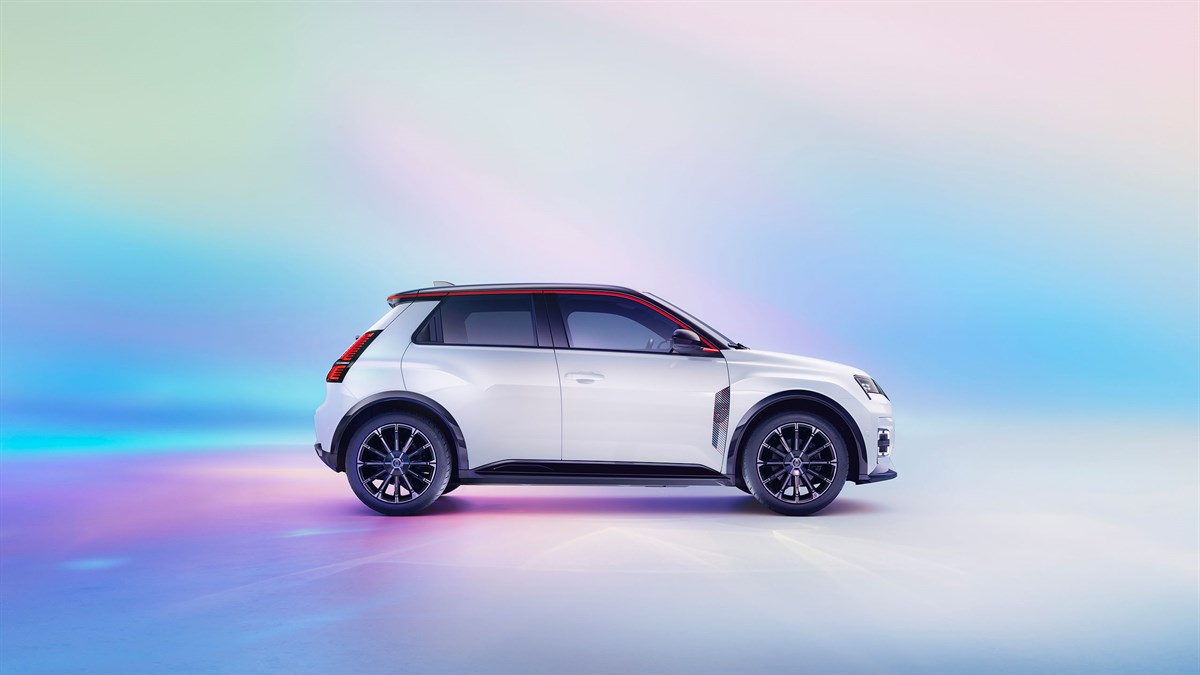 Renault 5 bele barve, bočni profil na barvitem ozadju.