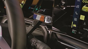 Renault 5 notranjost, detajl sredinske konzole z vzorcem fR5nch.