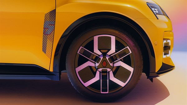 Pogled na kolo Renault 5, kjer je prikazan sistem za regeneracijo energije.