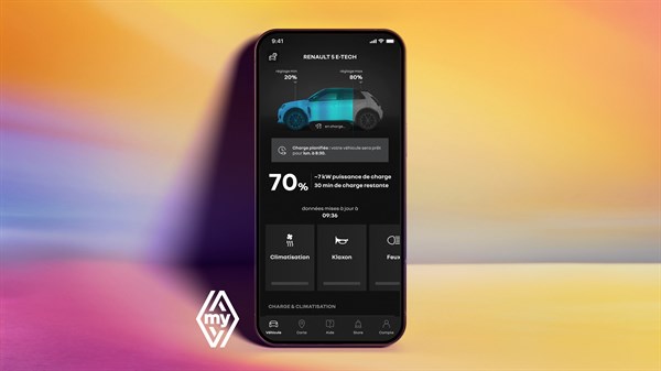 Zaslon mobilne aplikacije My Renault, ki omogoča spremljanje napolnjenosti vozila Renault 5 in omogoča daljinsko upravljanje temperature ter začetek polnjenja.