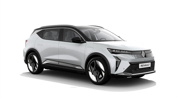 Bel Renault Scenic E-Tech electric, prikazan iz sprednje strani na belem ozadju.