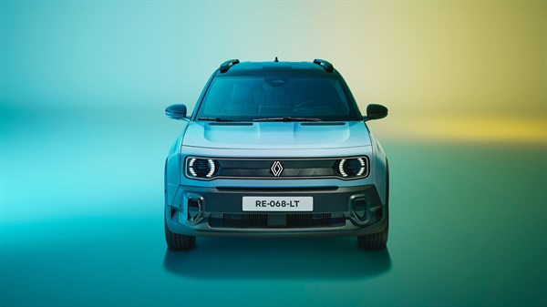podpis na prednji maski - Renault 4 E-Tech 100% electric