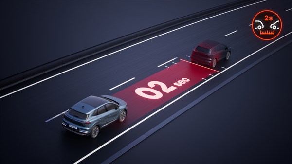 Skica: Renault vozilo na avtocesti z opozorilom za varnostno razdaljo, ki prikazuje 2 sekundi razdalje do spredaj vozečega vozila kot varnostno mero.