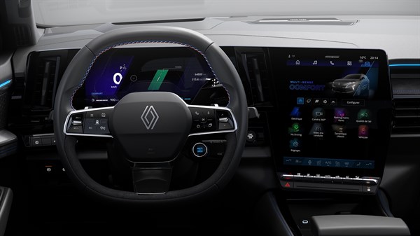 Digitalna armaturna plošča in osrednji zaslon multimedijskega sistema v vozilu Renault, prikazujeta napredne funkcije, kot so Multi-Sense načini vožnje, navigacija in sistemi za pomoč vozniku.