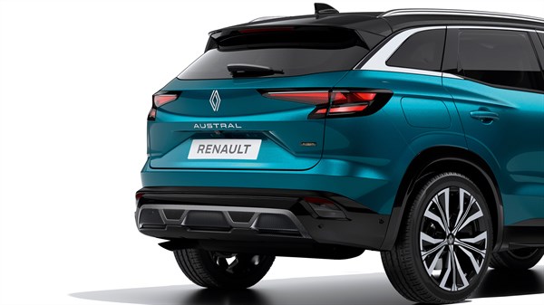 Zadnji pogled na Renault Austral.