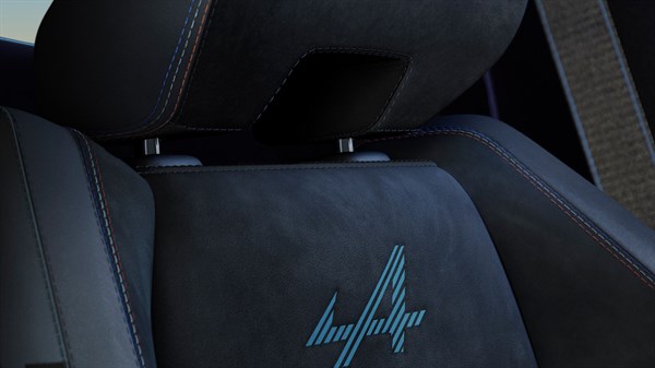 carbon fibre upholstery - Renault Austral full hybrid E-Tech
