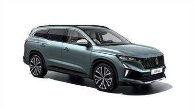 Renault Espace v svetlo sivi barvi, opremljen z individualiziranim zunanjim paketom, ki poudari slogovno prilagoditev sprednjega dela, blatnikov in ogledal.