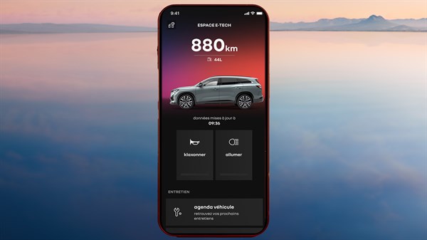 Aplikacija My Renault na pametnem telefonu s prikazom dosega vozila Renault Espace.