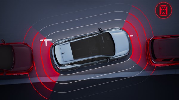 Pogled od zgoraj na Renault Espace med parkiranjem, okoli vozila so prikazane rdeče cone zaznavanja.