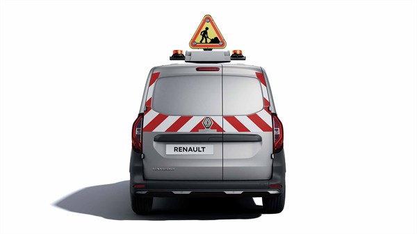 Kangoo Van z opozorilno LED-svetilko Triflash na strehi. Opozorilna svetilka izboljšuje vidljivost vozila in povečuje varnost pri delu na cesti.