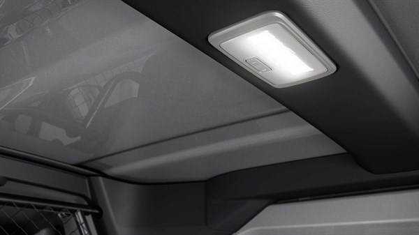 Kangoo Van z LED-osvetlitvijo notranjosti tovornega prostora. 