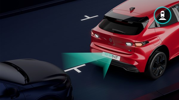 Novi Renault Clio prikazuje kamero za pomoč pri vzvratnem parkiranju.