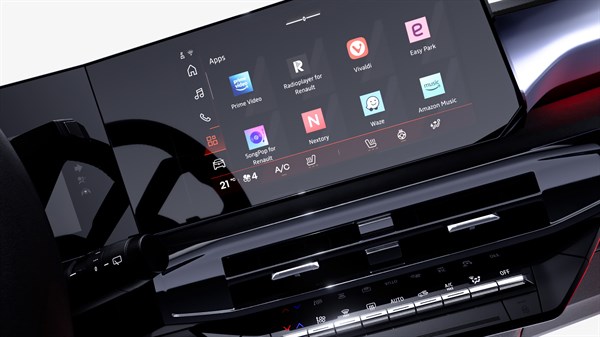 Sredinska konzola Renault Clio vključuje velik digitalni zaslon z dostopom do aplikacij, navigacije in multimedije.