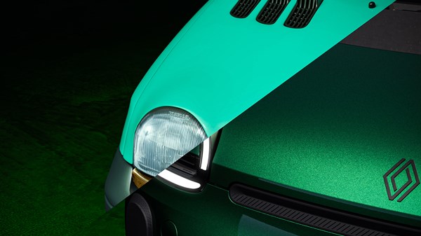 Renault rs1b2 E-Tech electric - cheerful look