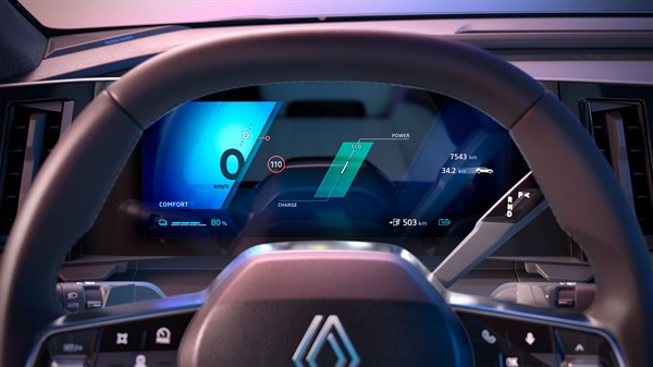 Digitalni voznikov zaslon prikazuje način vožnje Comfort, trenutno hitrost, porabo energije, doseg in skupno prevožene kilometre.