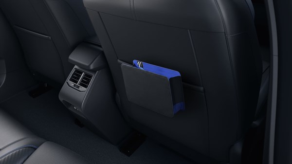Renault Megane E-Tech electric - črn žep z modrim robom na naslonjalu sprednjega sedeža