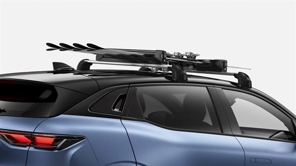 Svetlo modri Renault Megane E-Tech electric - strešne prečke z nosilcem za smuči