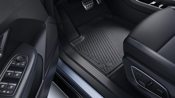 Renault Megane E-Tech electric - črne gumijaste preproge z napisom Megane