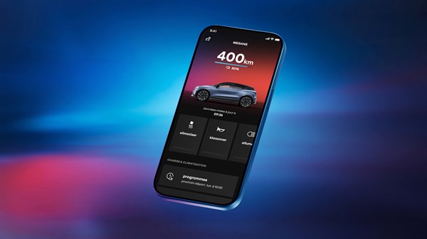Renault Megane E-Tech mobilna aplikacija My Renault prikaz dosega in polnjenja vozila na pametnem telefonu