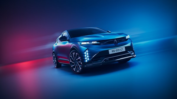 Renault Megane E-Tech vozilo temno modro sprednji tričetrtinski pogled v studiu