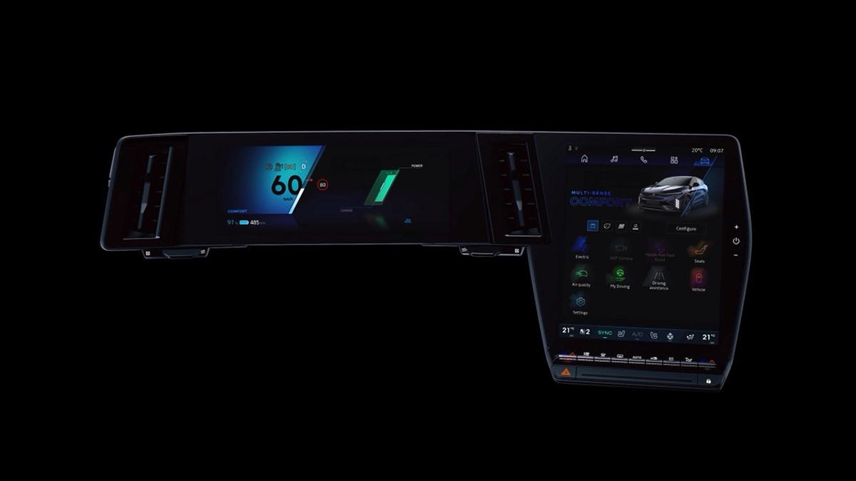 Renault Megane E-Tech vozilo openR link zaslon z Multi-Sense nastavitvami vožnje na črnem ozadju