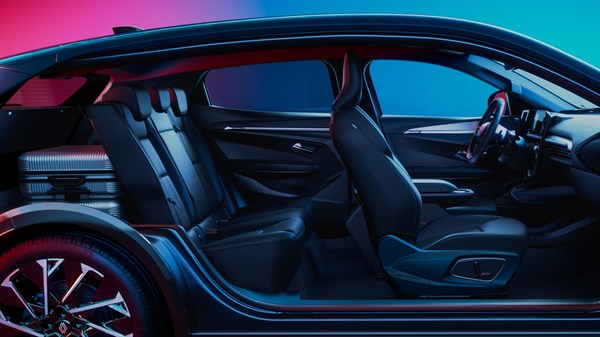 Renault Megane E-Tech vozilo prosojni stranski prerez notranjosti s sedeži v studiu