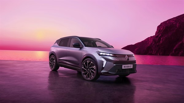 Renault Scenic E-Tech electric, pogled od spredaj (3/4).