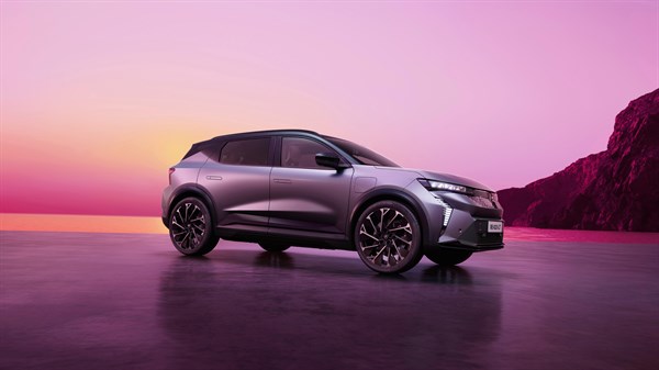 Renault Scenic E-Tech electric, pogled s strani.