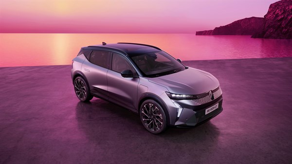 Renault Scenic E-Tech electric, pogled od zadaj (3/4).