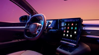 Notranjost vozila Renault Scenic E-Tech electric z volanom, digitalno merilno ploščo in osrednjim zaslonom.