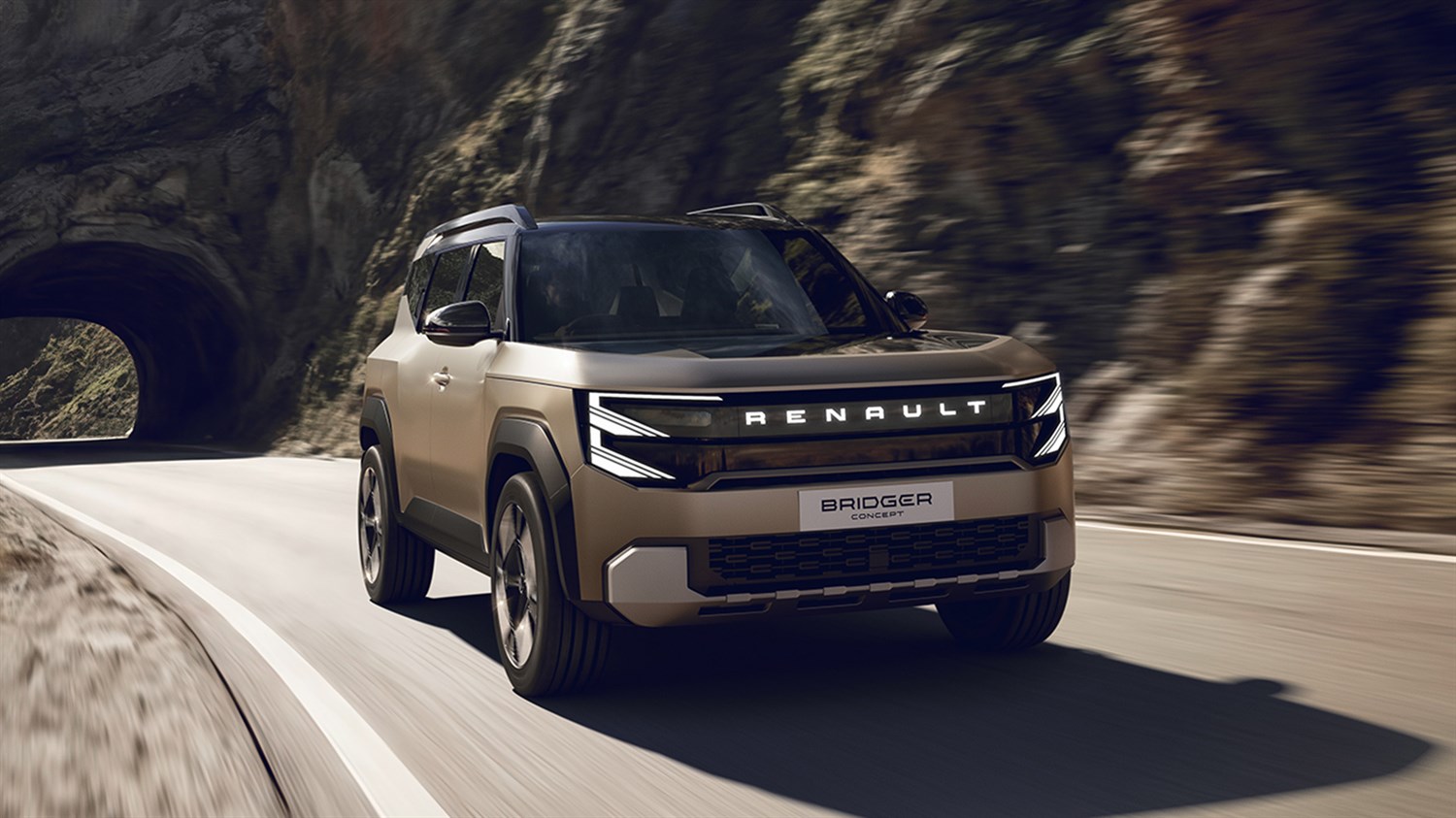 Renault Bridger Concept med vožnjo po gorski cesti.