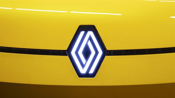 svetleči logotip - Renault 5 E-Tech electric protitip