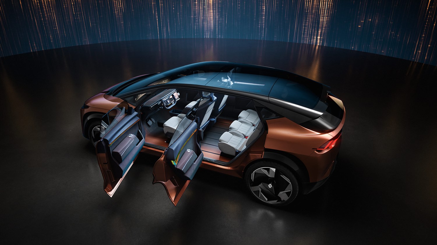 Bakreni Renault R-Space Lab koncept z odprtimi vrati in vidno modularno notranjostjo.