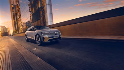 Megane E-Tech 100% electric – zunanjost – vozilo na cesti