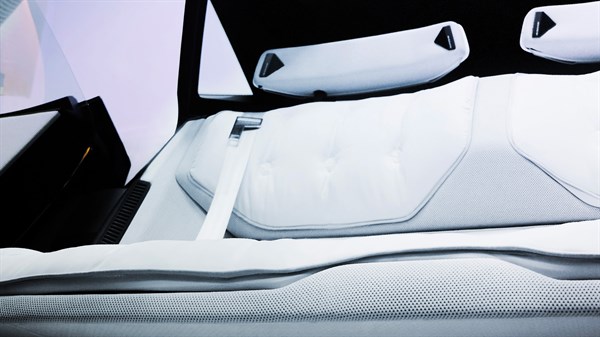 Sedeži brez pigmenta in iz enega materiala - Renault Scenic Vision
