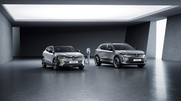 E-Tech 100% electric - charging on the road - charging away from home - Renault